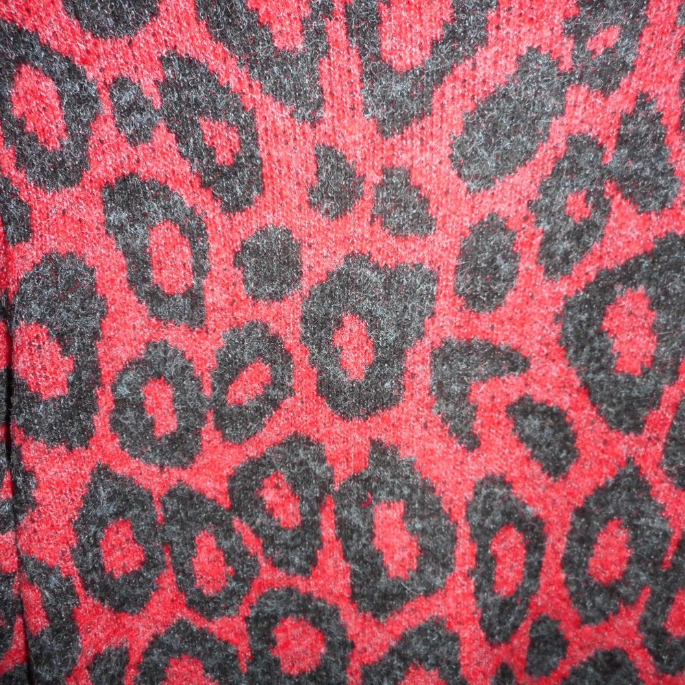 NWT Joseph A. Red Leopard Sweater, duster, Medium - Picture 6 of 7